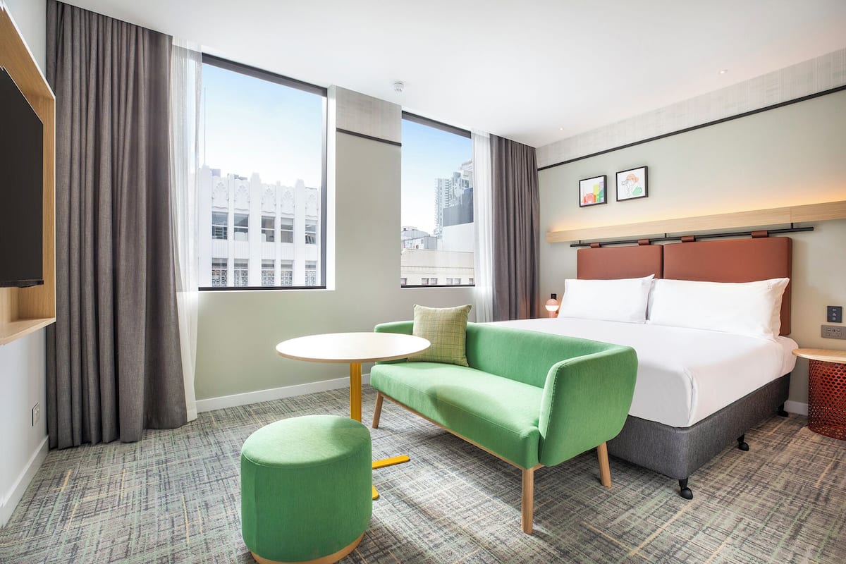 Premium Room, 1 King Bed, City View | Desk, free cribs/infant beds, free WiFi, bed sheets