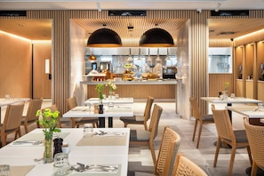 Tägliches Frühstücksbuffet (40 AUD pro Person)