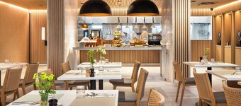 Holiday Inn Melbourne Bourke Street Mall by IHG