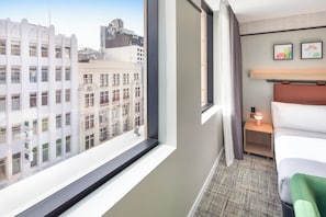 Habitación Premium, 1 cama de matrimonio grande, vistas a la ciudad | 1 dormitorio, escritorio, cunas gratuitas y wifi gratis