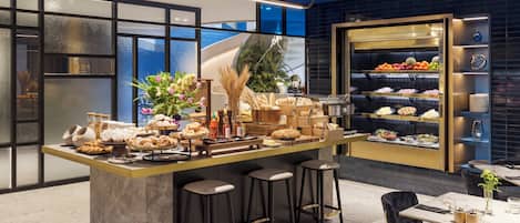 Daily full breakfast (AUD 45 per person)