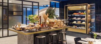 Hotel Indigo Melbourne Little Collins by IHG