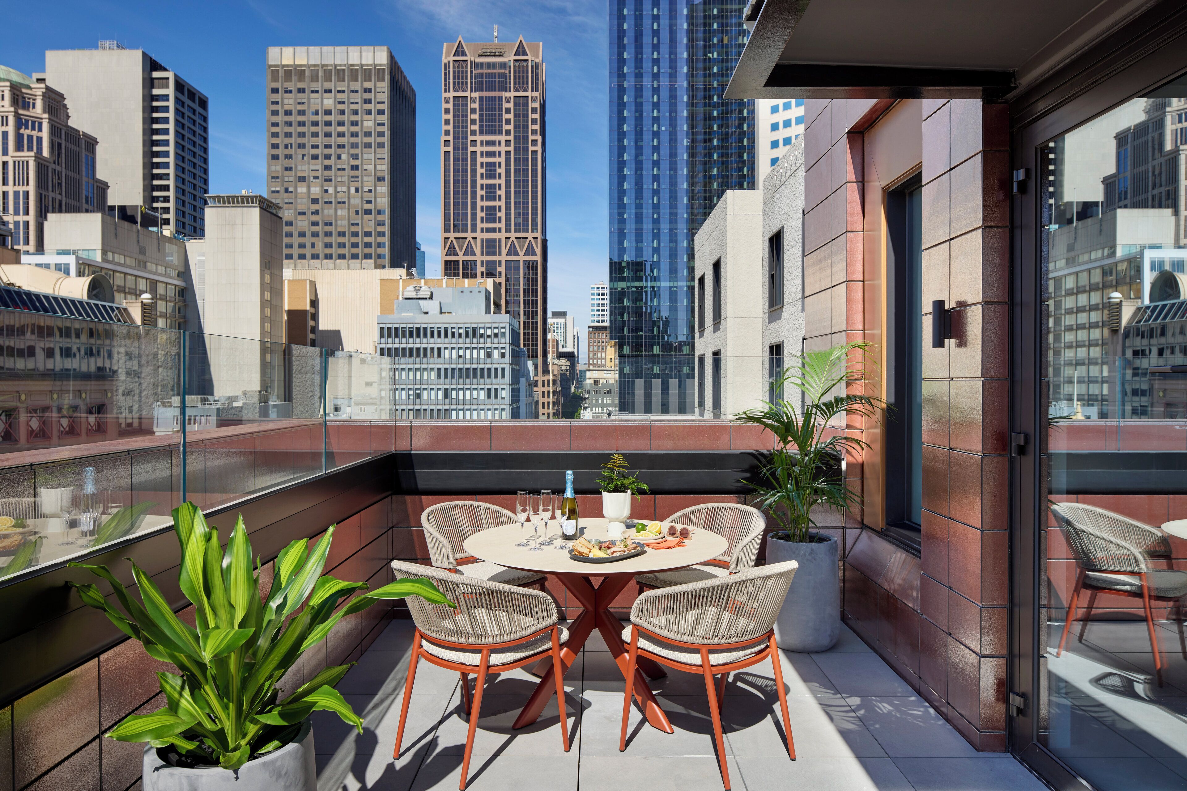 Minibar, gratis barnsängar, gratis wi-fi och sängkläder