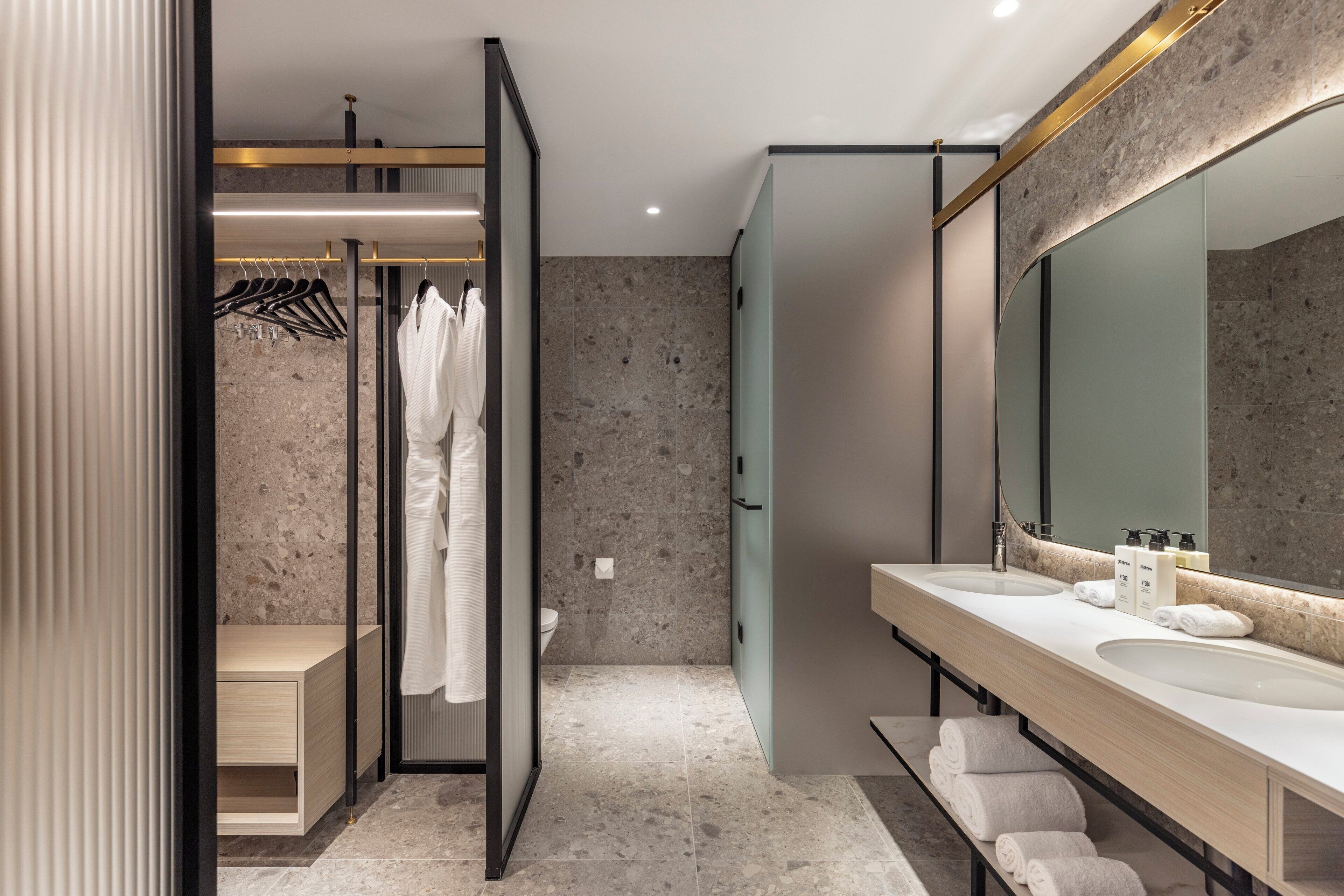 Minibar, free cots/infant beds, free WiFi, bed sheets