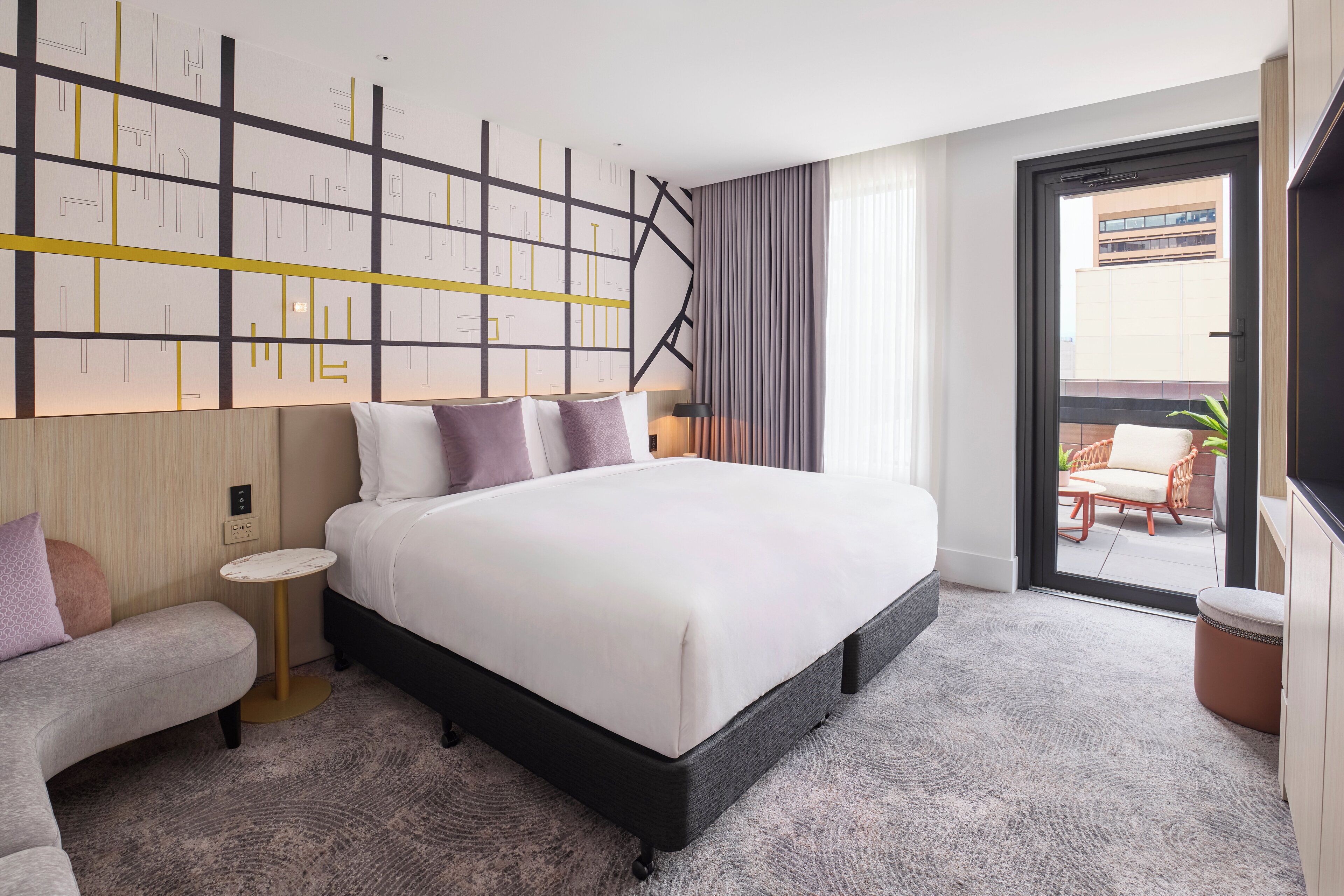 Suite, 1 Bedroom, City View (High Floor) | Minibar, free cots/infant beds, free WiFi, bed sheets