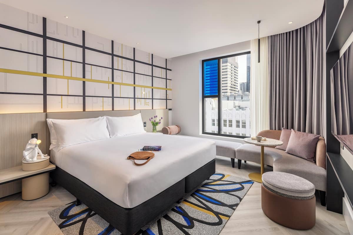 Standard Room, 1 King Bed, City View (High Floor) | 1 bedroom, minibar, free cribs/infant beds, free WiFi