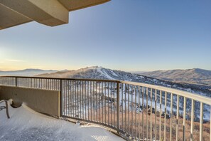 Property grounds - Pool Access! Ski-In/Out Sugar Mtn Gem w/ Views (Sugar Mountain)