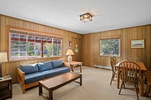 TV, table football, ping pong, books - River & Ranch Retreat: Fish, Raft, Hike & Ride in Rocky Mountain Bliss (Almont)