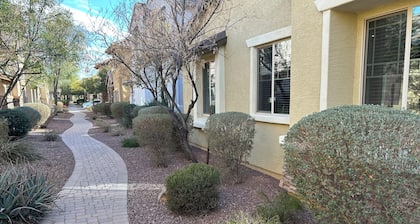 Charming 2-bedroom house in tranquil Gilbert with AC, WiFi Ex Access to the 202