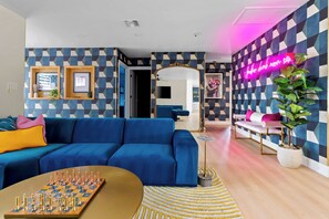 Smart-TV, Stereoanlage, Drucker