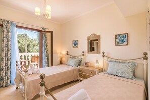 3 bedrooms, desk, iron/ironing board, WiFi - VILLA KORTILLES (corfu)