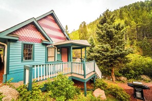 Exterior - The Victorian at Valley Glen- a romantic mountain getaway (Divide)