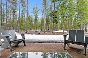 Exterior - Moonlit Forest Retreat - Fireside Nights (Bend)
