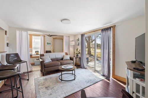 Relax & Re"coop" at the Coop Cottage Charlevoix!