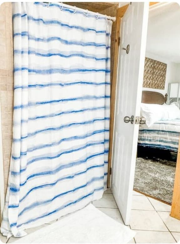 Relax & Re"coop" At The Coop Cottage Charlevoix! - Charlevoix, MI