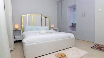 1 habitación, tabla de planchar con plancha, wifi gratis y ropa de cama