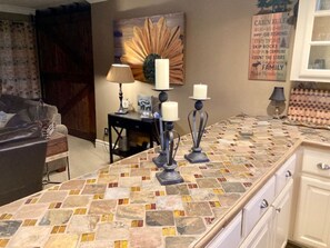 Lobby - Cozy 2bed/2 bath condo end unit on HOLE 10 of Pinewood Country Club Munds Park (Munds Park)