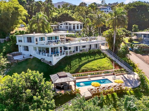 Luxury Villa with Huge Pool and Amazing Ocean View