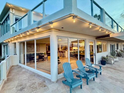 Luxury Villa with Huge Pool and Amazing Ocean View