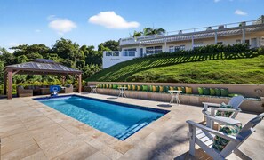 A heated pool - Luxury Villa with Huge Pool and Amazing Ocean View (Luquillo)