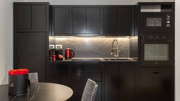 Luxury-Apartment, Stadtblick | Eigene Küche