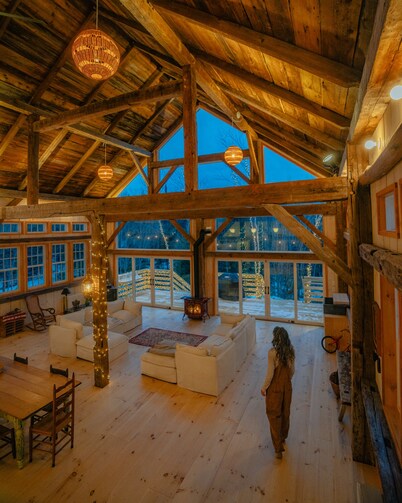 Gorgeous couples barn with WiFi & hot tub in lovely Londonderry