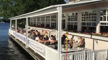 House | Outdoor dining