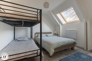 4 chambres, accès au Wi-Fi (inclus)