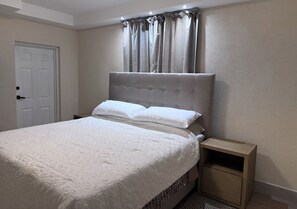 1 habitación, tabla de planchar con plancha, wifi y ropa de cama