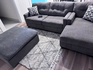 Interior - La Porta Della Casa - King Bed with Patio Hot Tub and Sun Deck (Fitts Village)