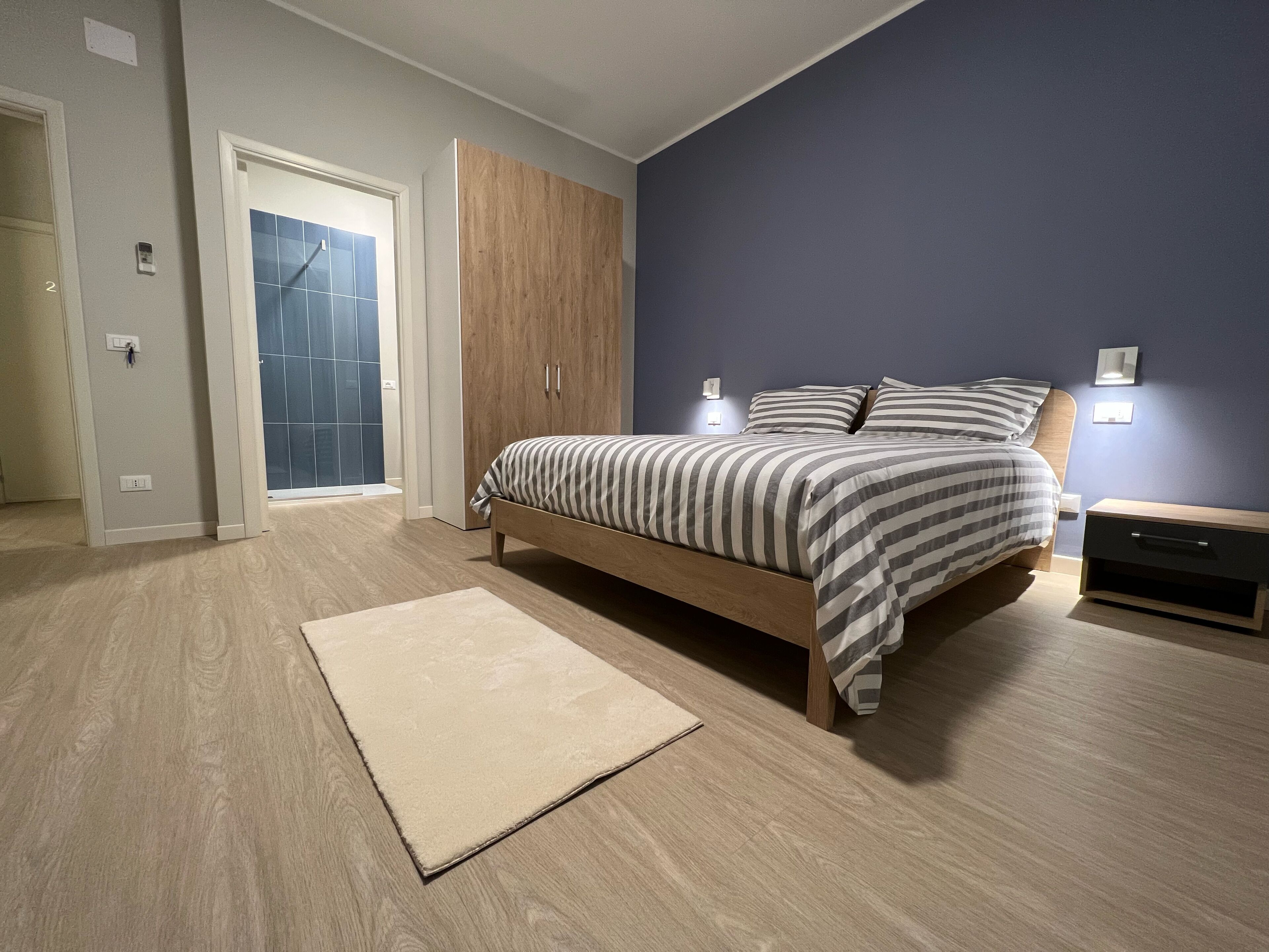 Quarto standard | Cofres nos quartos, ferros/tábuas de passar roupa, Wi-Fi de cortesia