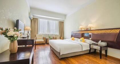 Boutique Holiday Hotel (Beihai Beibuwan Square)