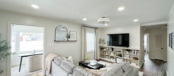 Spacious Comfy Evansville Home w/ Patio, Foosball & Yard Sleeps 8