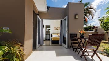 Studio, Gartenblick