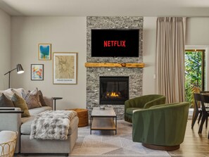 TV connectée, cheminée