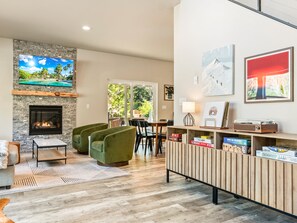 Interior - Rainier Spa Cabin 7 Minutes to Park (Ashford)