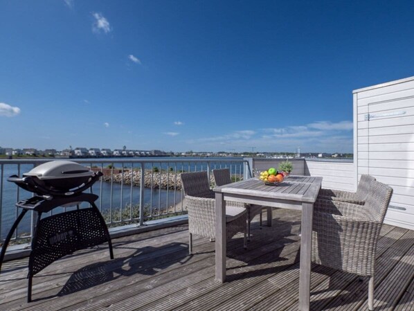 Outdoor dining - Holiday Apartment in Olpenitz With 1 Bedroom (Kappeln)