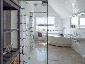 Bathroom - Holiday Apartment in Olpenitz With 1 Bedroom (Kappeln)