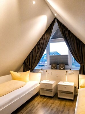 House | 2 bedrooms, individually furnished, iron/ironing board