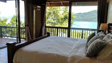 3 quartos, cofres nos quartos, ferros/tábuas de passar roupa, Wi-Fi