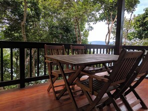 Outdoor dining - Cashewnut Cove Three-Bedroom Villa (Ko Lipe)