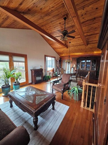 Charming, handicapped accessible 2-bedroom townhome in Lower Burrell