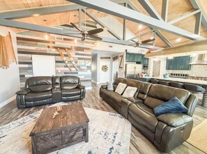 Télévision, cheminée