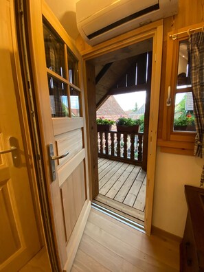 Comfort-Studiosuite, eigenes Bad, Blick auf den Innenhof | Lounge