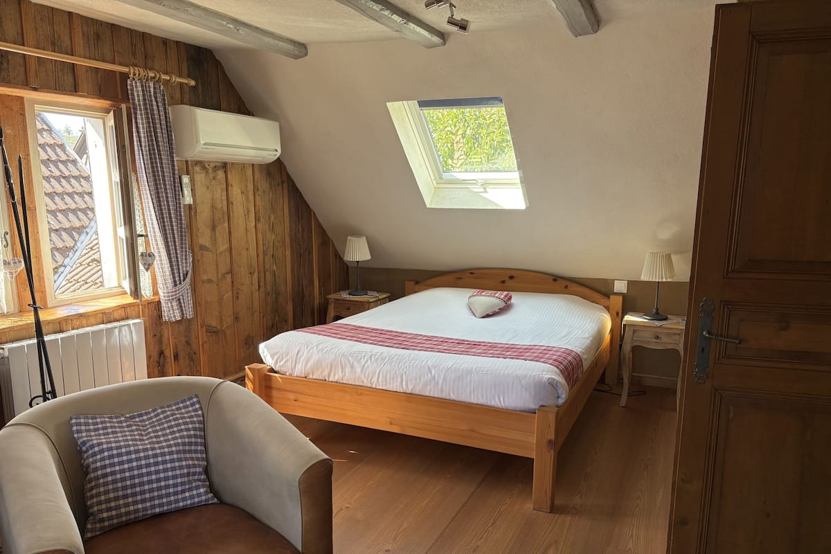Suite, Private Bathroom | 1 bedroom, free WiFi, bed sheets