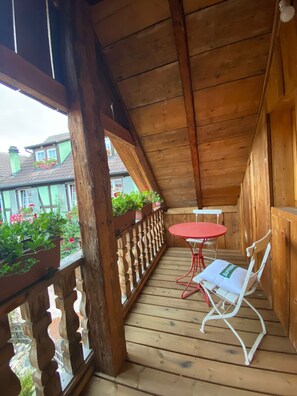 Comfort Studio Suite, Private Bathroom, Courtyard View | Miscellaneous