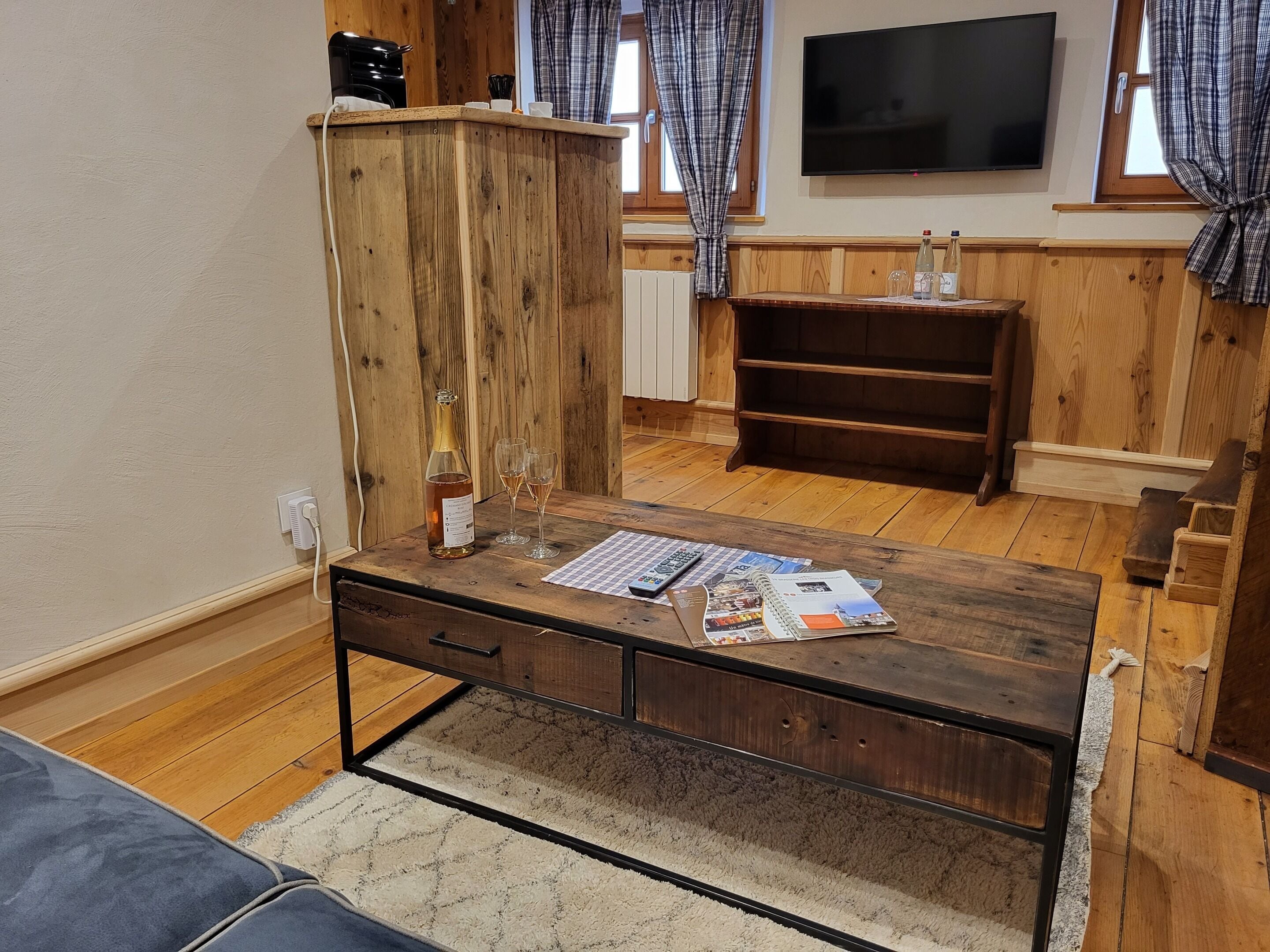 Comfort Studio Suite, Private Bathroom, Courtyard View | Lounge