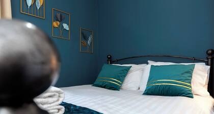 The Terrace by the market.
2 bedroom terraced house close to the centre of town.
