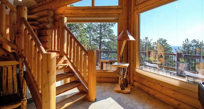 Luxe Log Home+Views+Hot Tub+Fire Pit+Open Air Game Room + Red Rocks