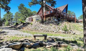 Exterior - Luxe Log Home+Views+Hot Tub+Fire Pit+Open Air Game Room + Red Rocks (Bailey)